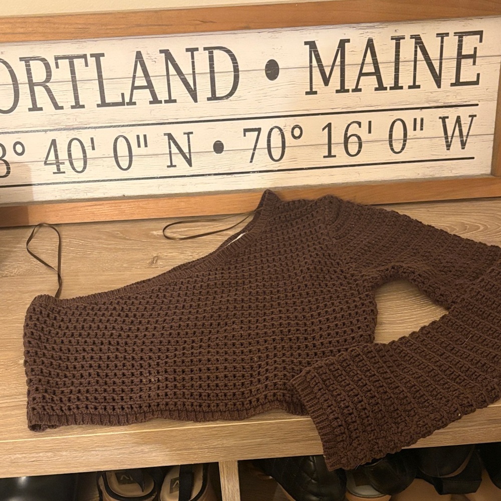 Elegant Off-the-Shoulder Brown Sweater